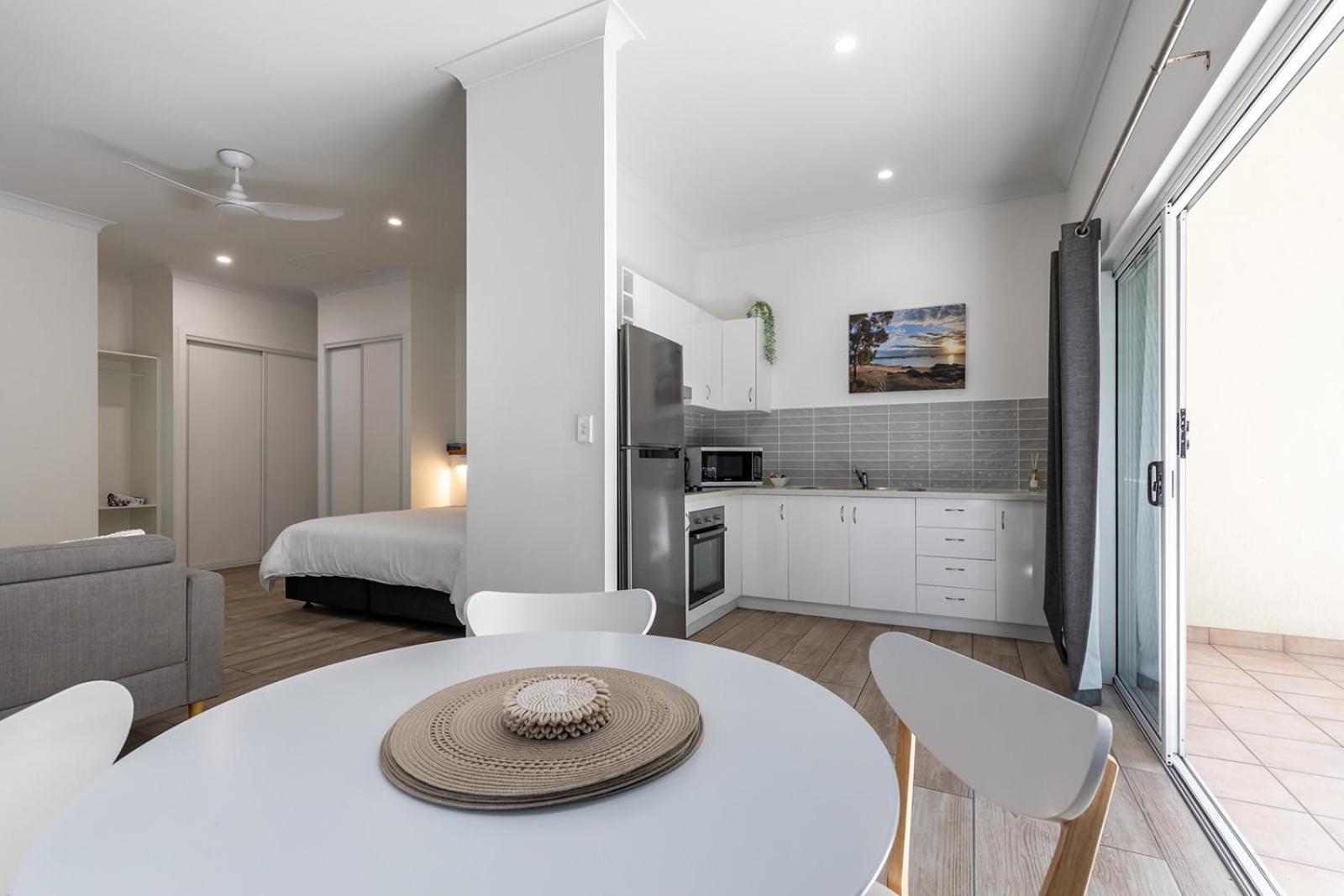 Apartment Wave Break In Agnes *